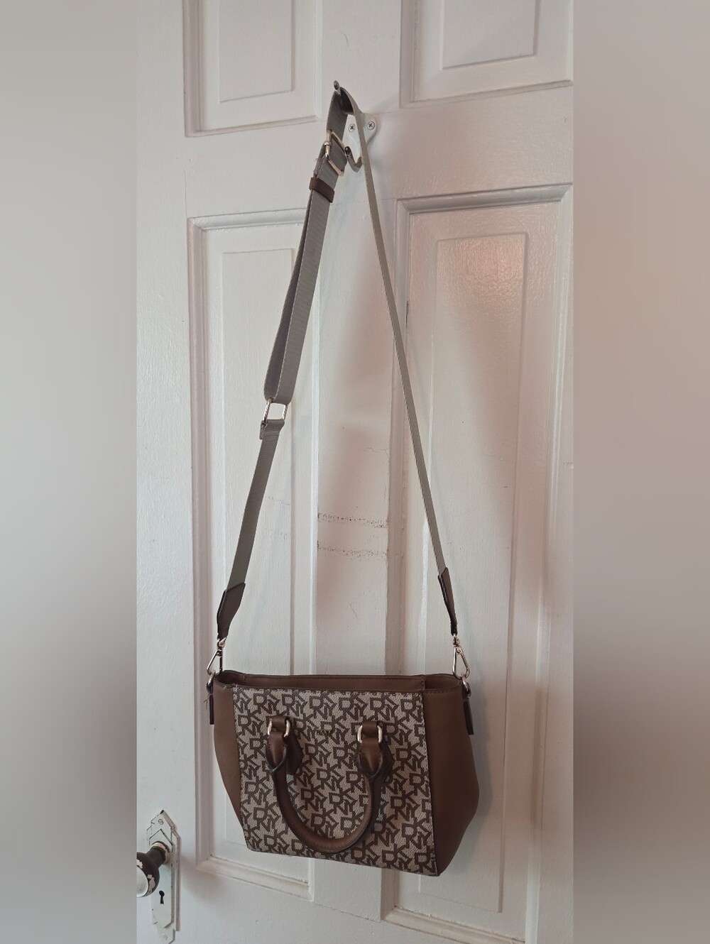 DKNY Women's Handbag Crossbody Purse